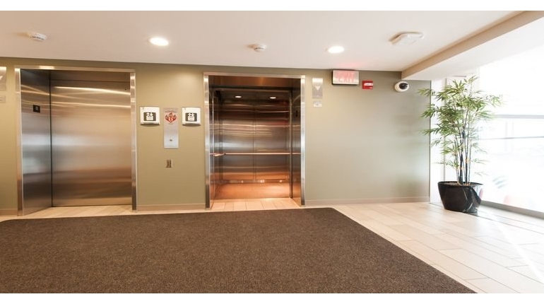 فروش بازسازی و تعمیرات نگهداری انواع آسانسور