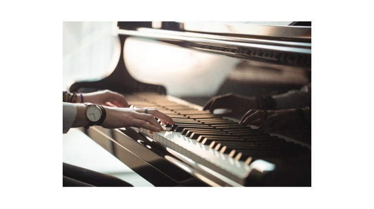 تدریس آسان و سریع آواز و کیبورد و پیانو